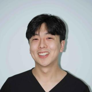 Image of Dr Brian Kim, your local dentist.