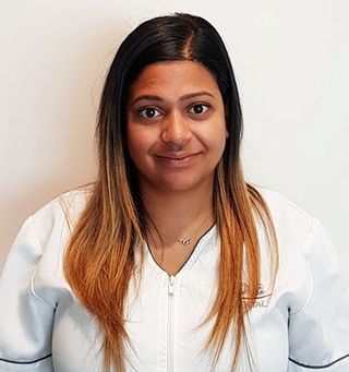 Dr Ushna Amin - Dentist