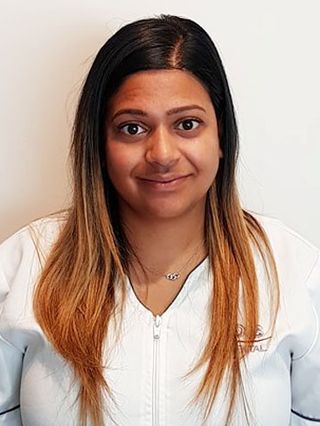 Dr Ushna Amin - Dentist