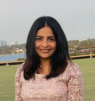 Image of Dr Hina Jani, local dentist