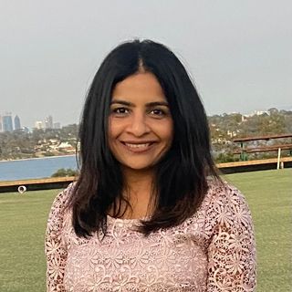 Image of Dr Hina Jani, local dentist