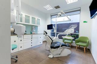 Hughesdale dental surgery and chair