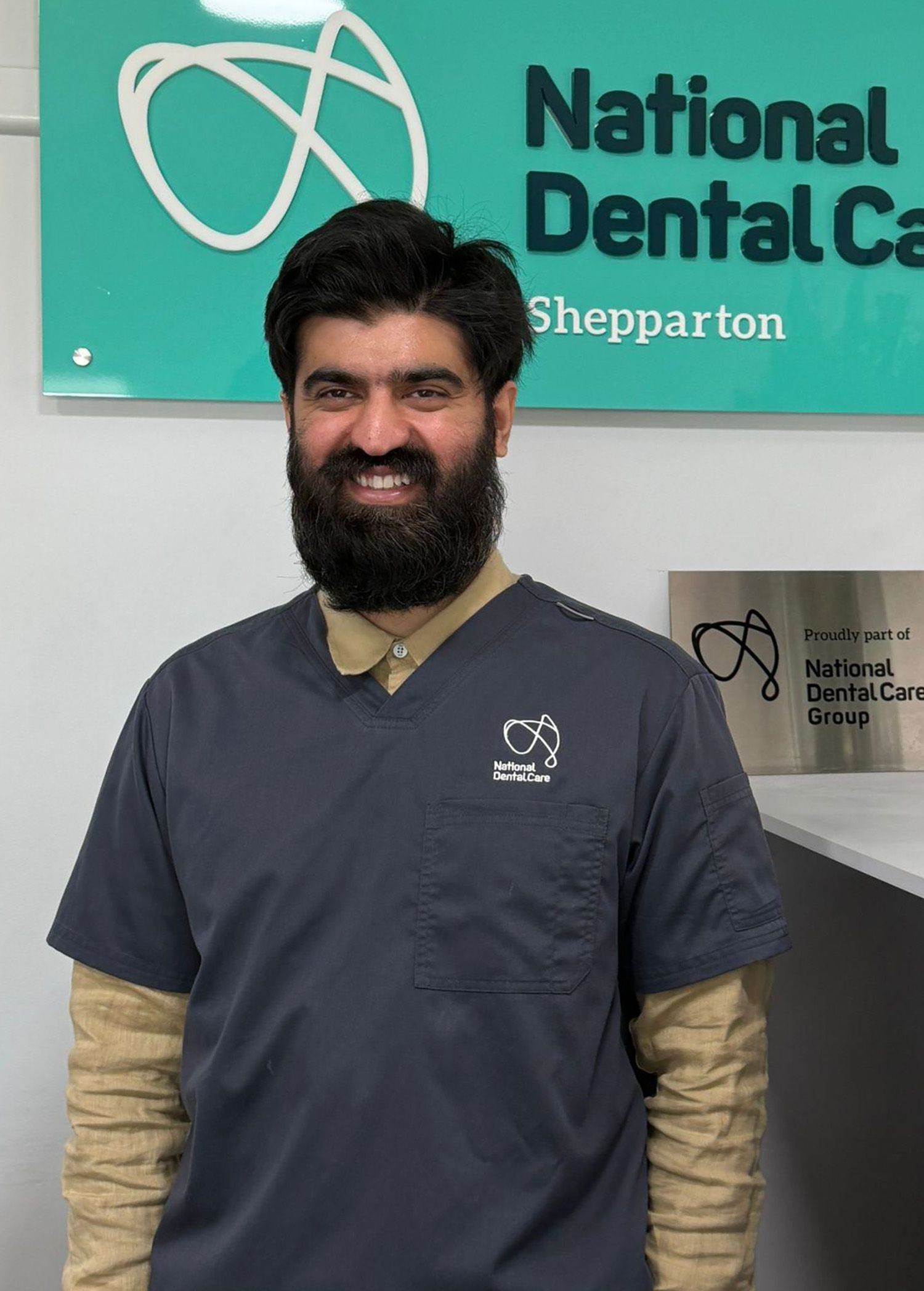 Dr Poya Hasmat - Dentist