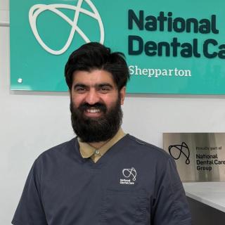 Dr Poya Hasmat - Dentist