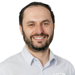 DR Alex Maer - Principal Dentist