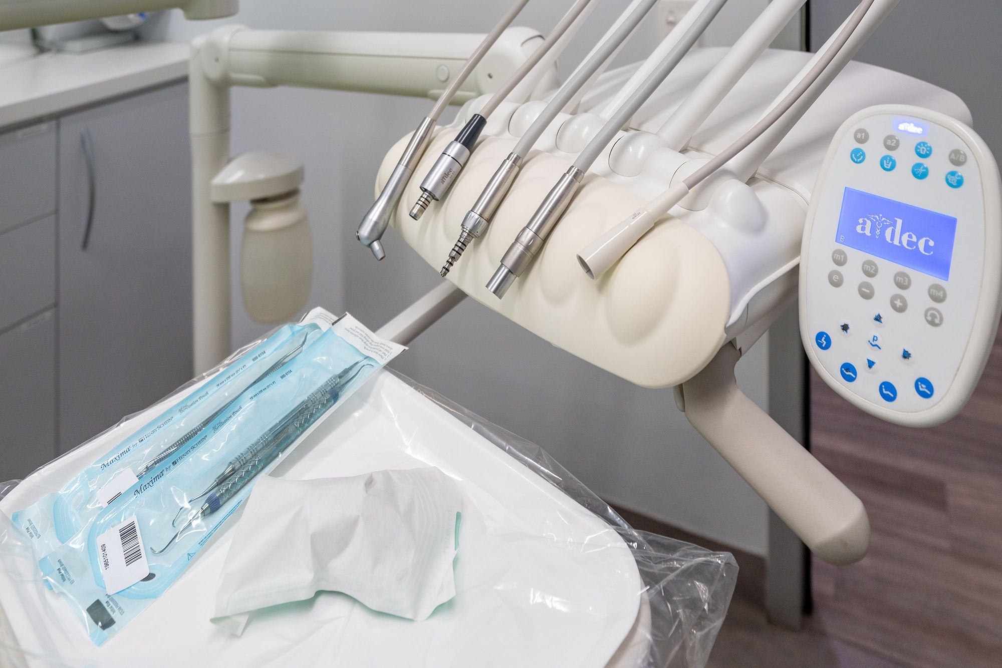Image of dental tools.