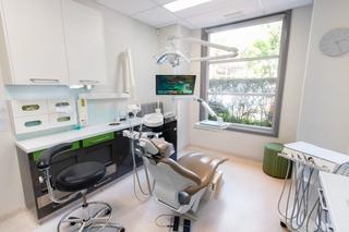 Image of our dental room with modern technology and best facilities.