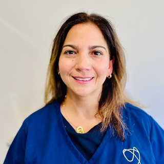 Dr. Ana Mario Olano Acosta - Dentist