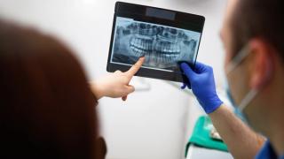 A specialist will likely use the methods below to confirm oral cancer:
