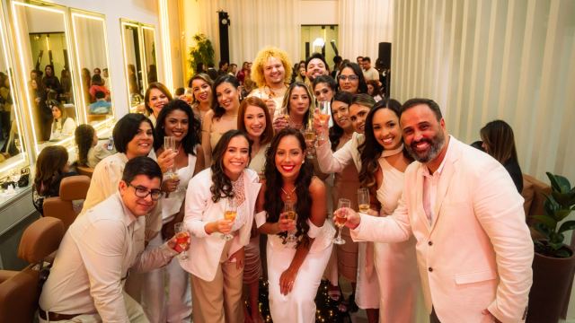 Convidados durante a inauguração do MB Hair Salon.