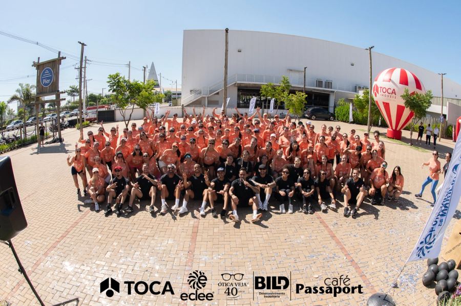 Participantes durante o Circuito Funcional de Marília, evento esportivo com treino coletivo e ativações de patrocinadores.