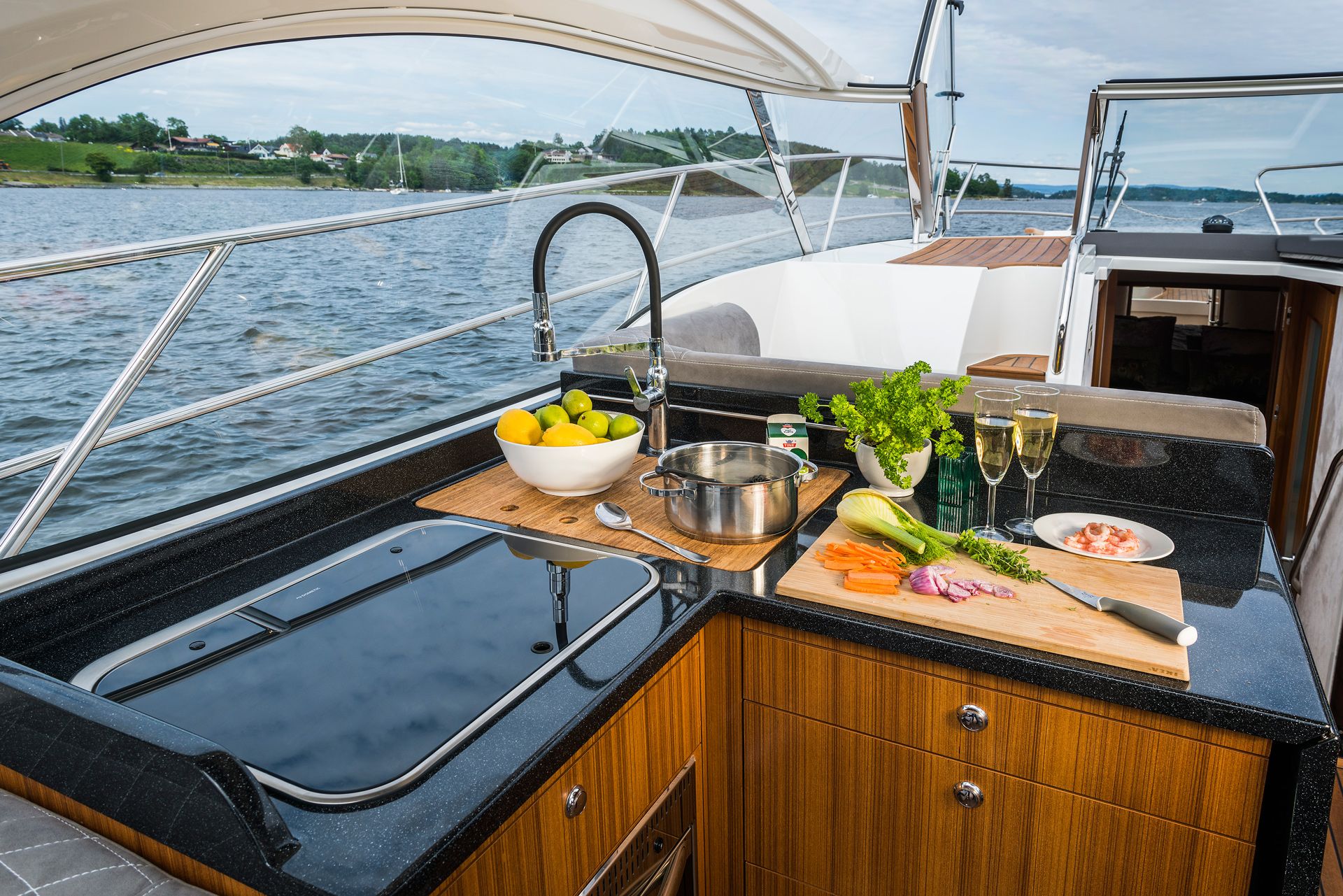 Marex 360 Cabriolet Cruiser - Image 23