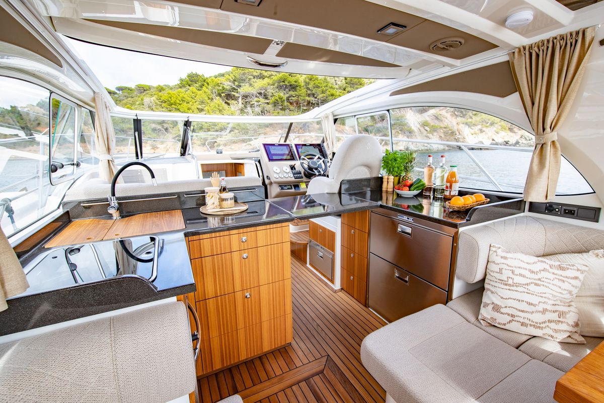 Marex 360 Cabriolet Cruiser - Image 22