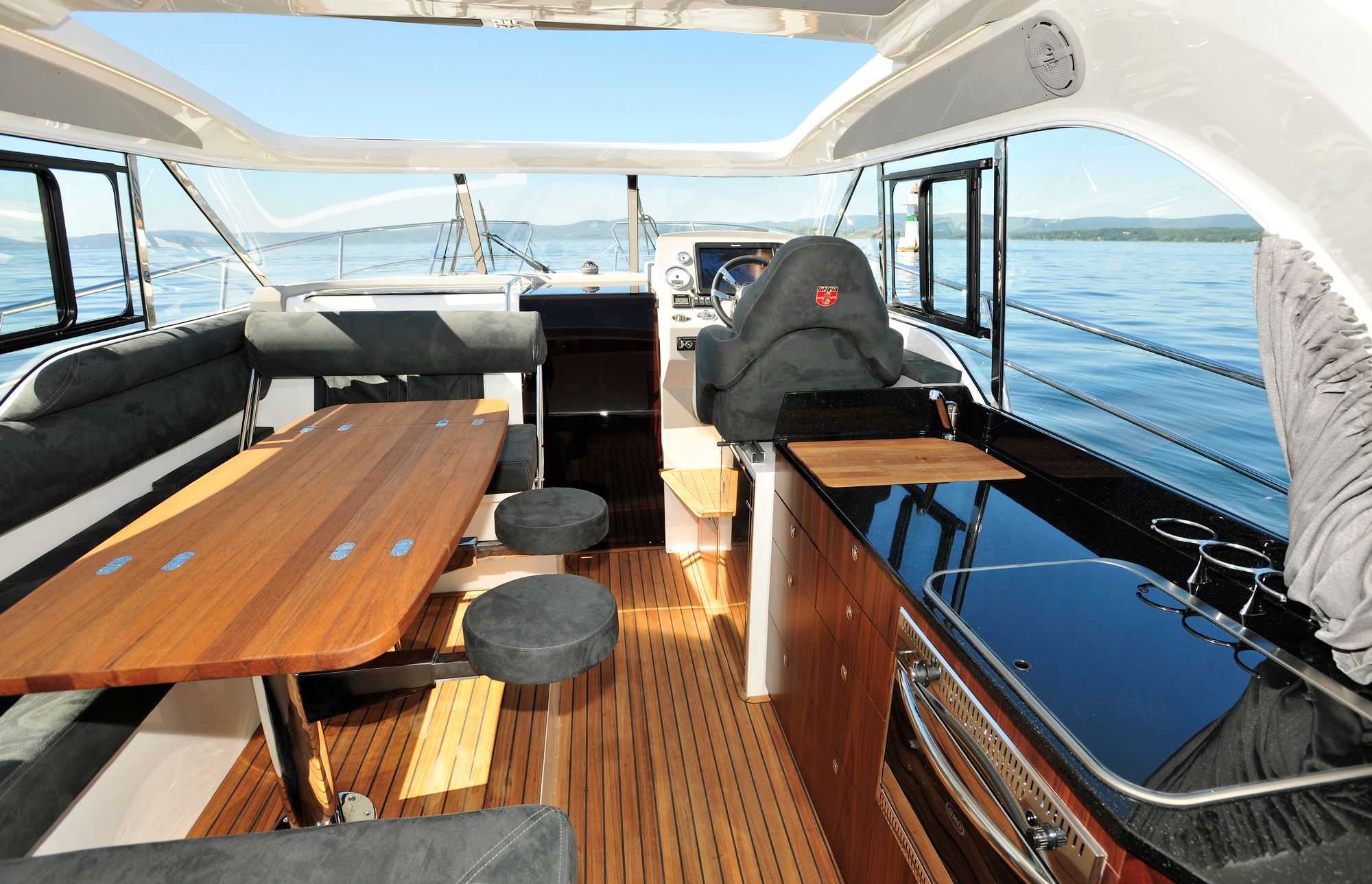 Marex 375 - Image 33