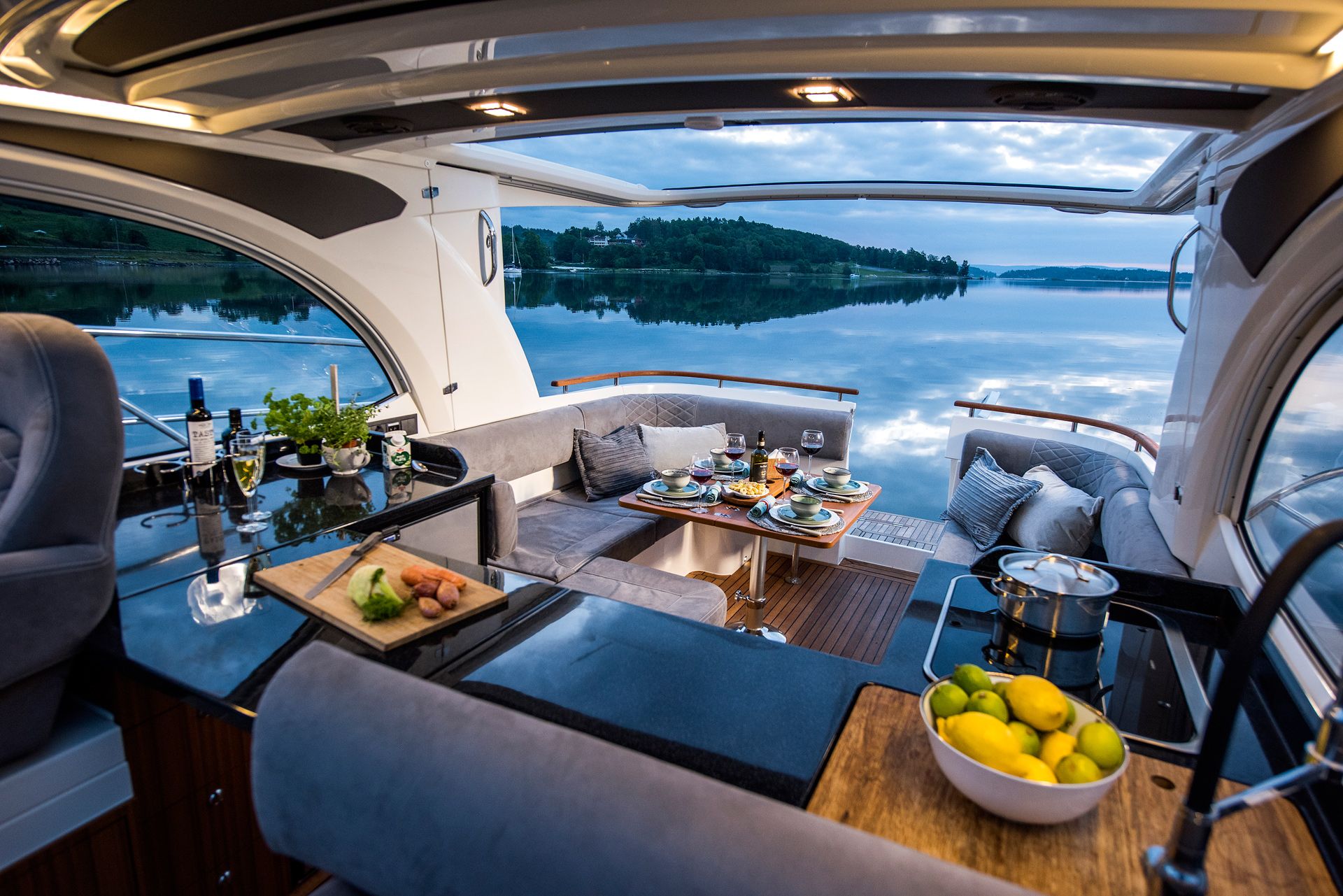 Marex 360 Cabriolet Cruiser - Image 13