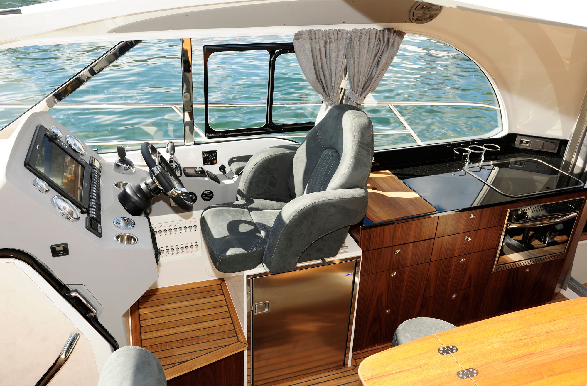 Marex 375 - Image 31