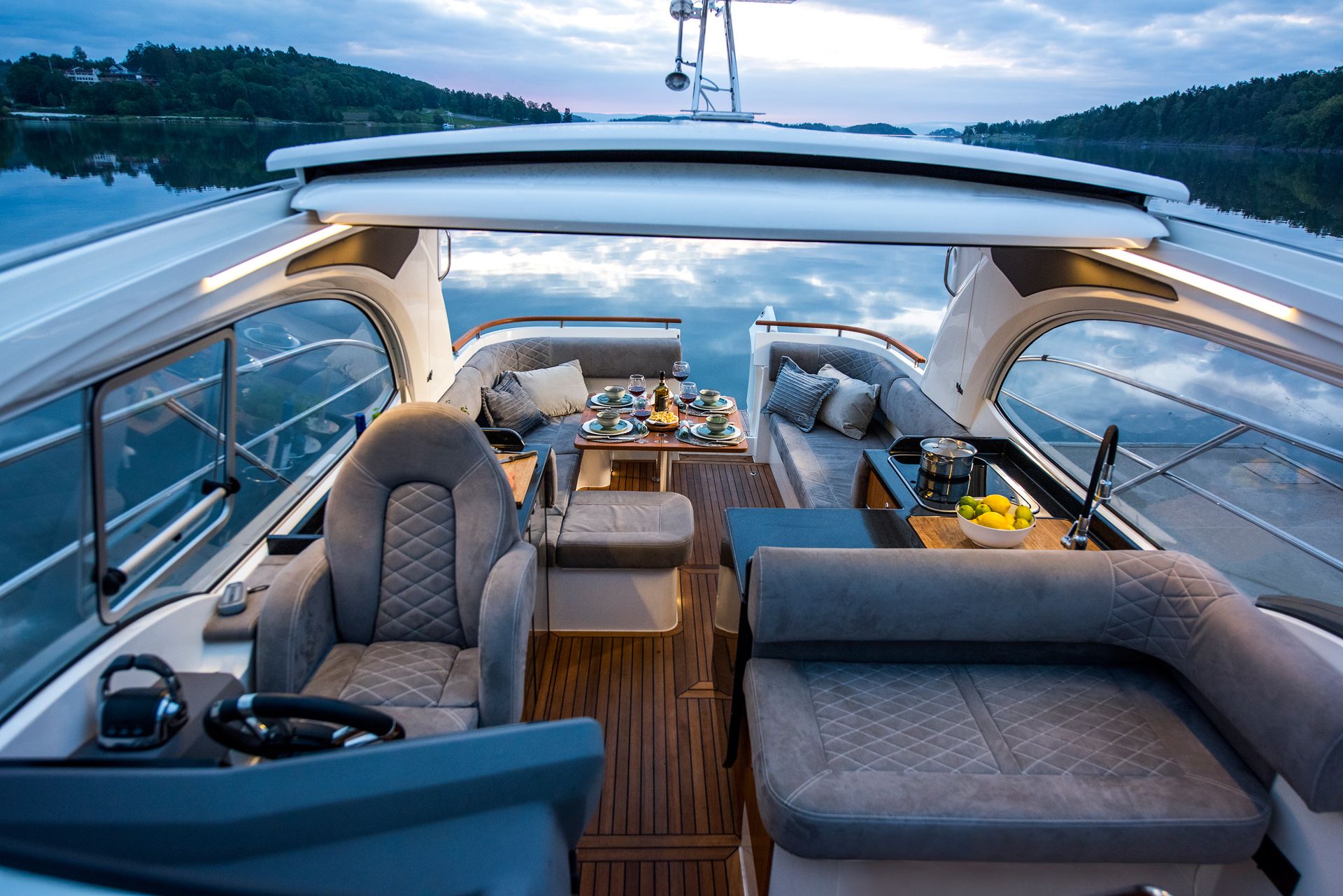 Marex 360 Cabriolet Cruiser - Image 21