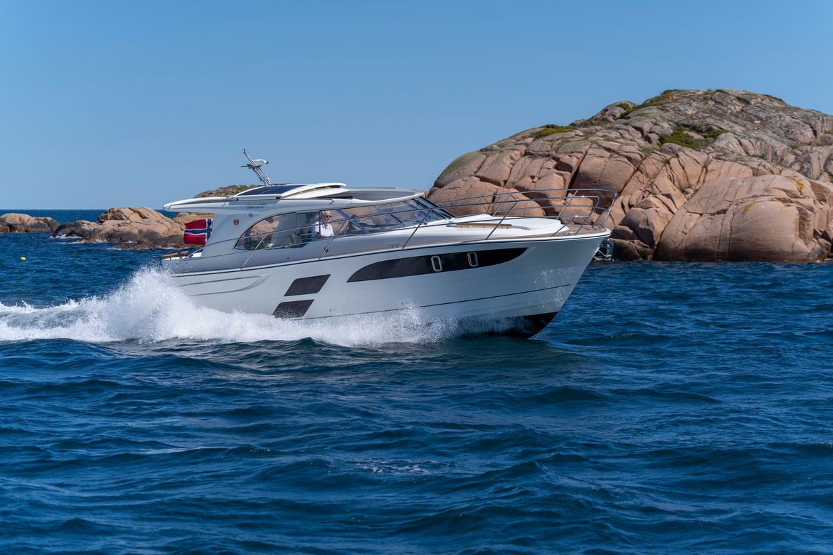 Marex 360 Cabriolet Cruiser - Image 6