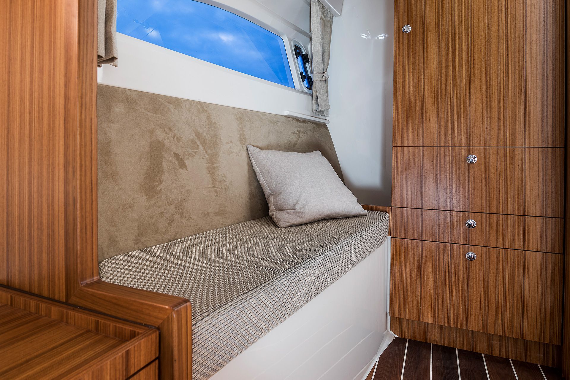 Marex 360 Cabriolet Cruiser - Image 25