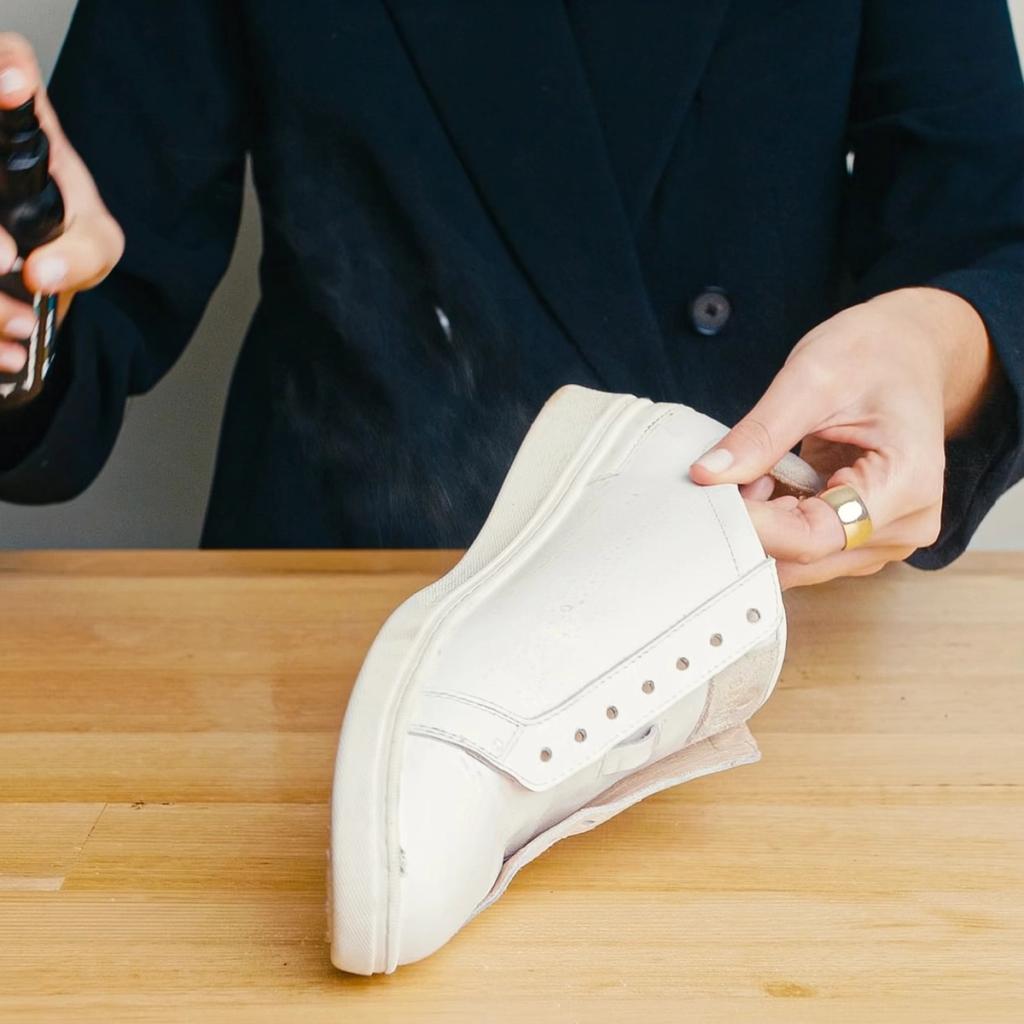 how-to-keep-white-sneakers-clean-bared-footwear