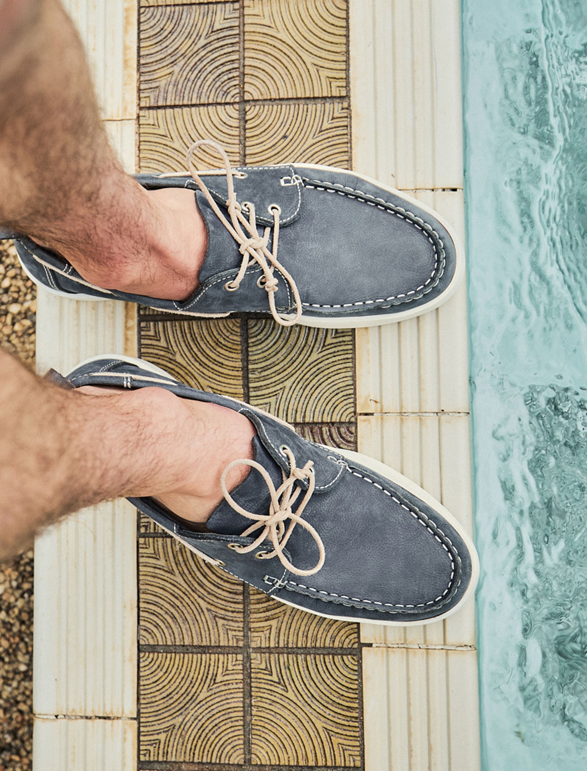 Mens boat shoes