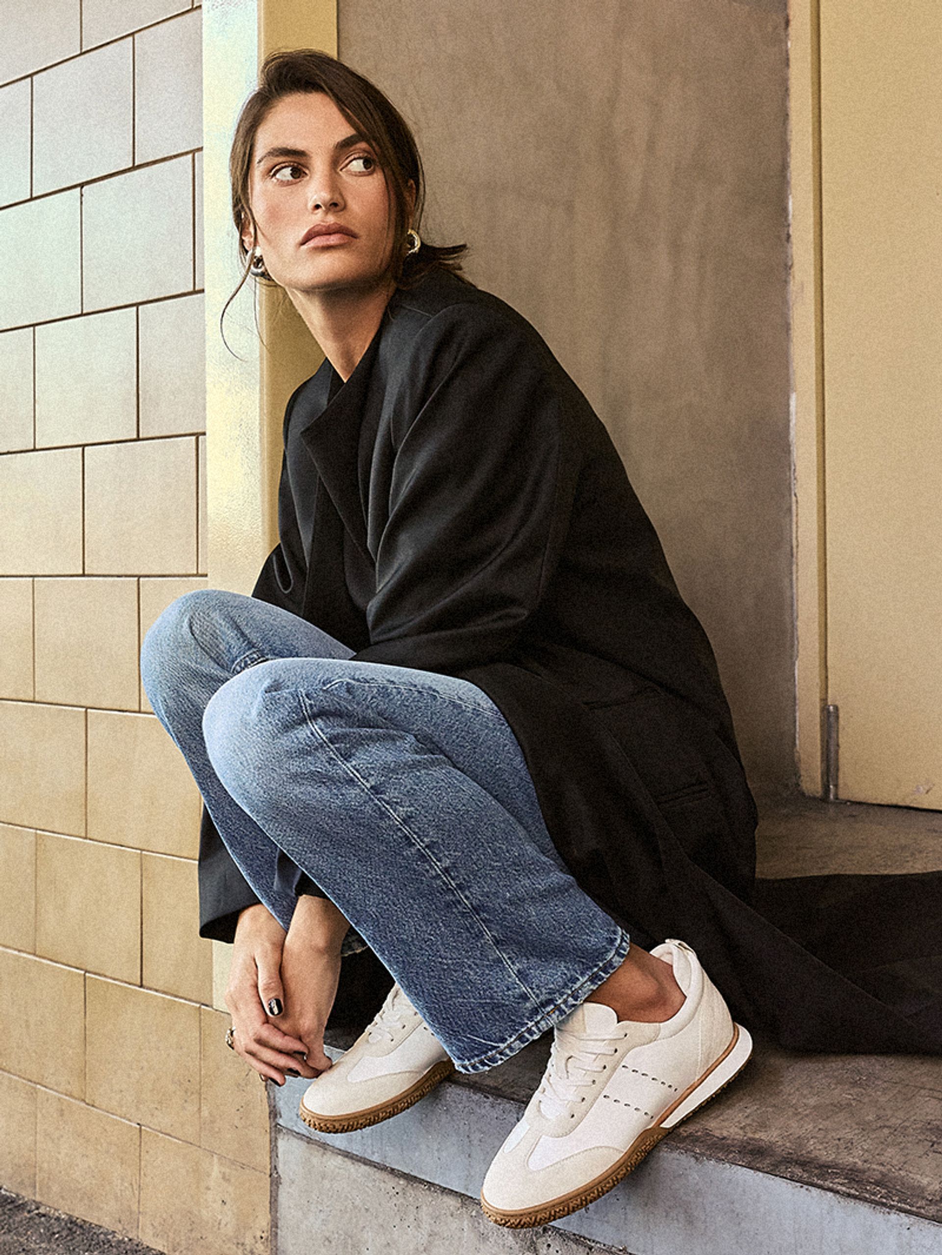 Sneakers
