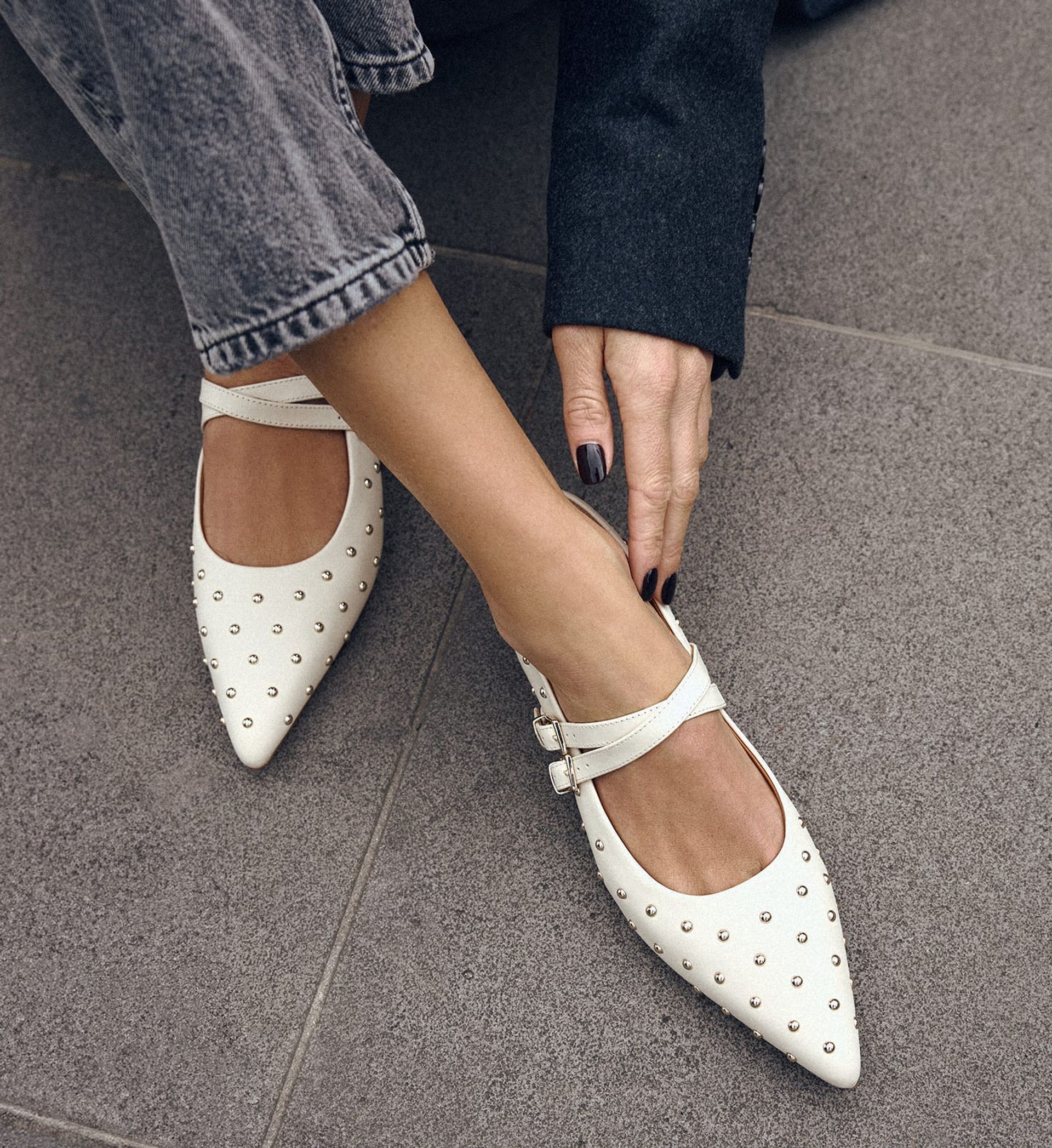 Pipilo Ecru Leather and Hardware Ballet Flats