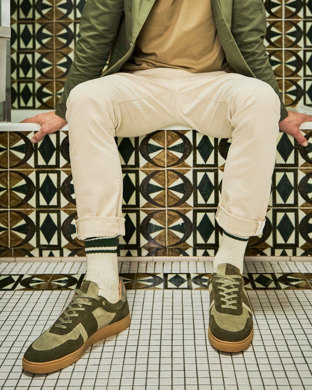 Embrace laid-back style with Caesium in Olive Green. 🫒 Perfect for a relaxed weekend outing. #baredfootwear