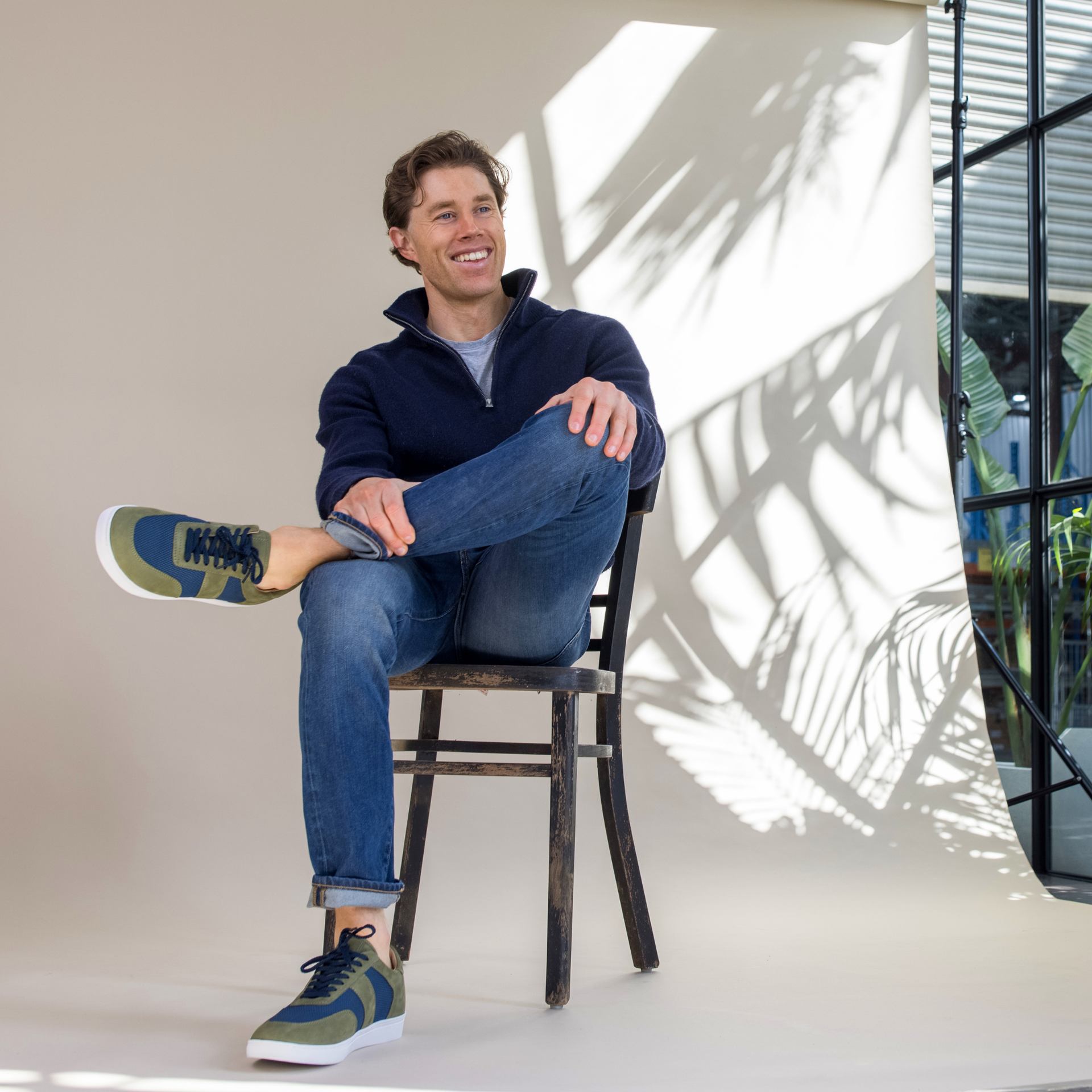 Bared all-rounder Nick wears the Promethium Olive