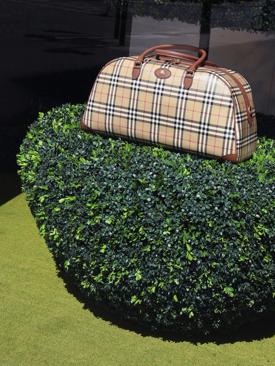 ACIERTA-X-BURBERRY-09