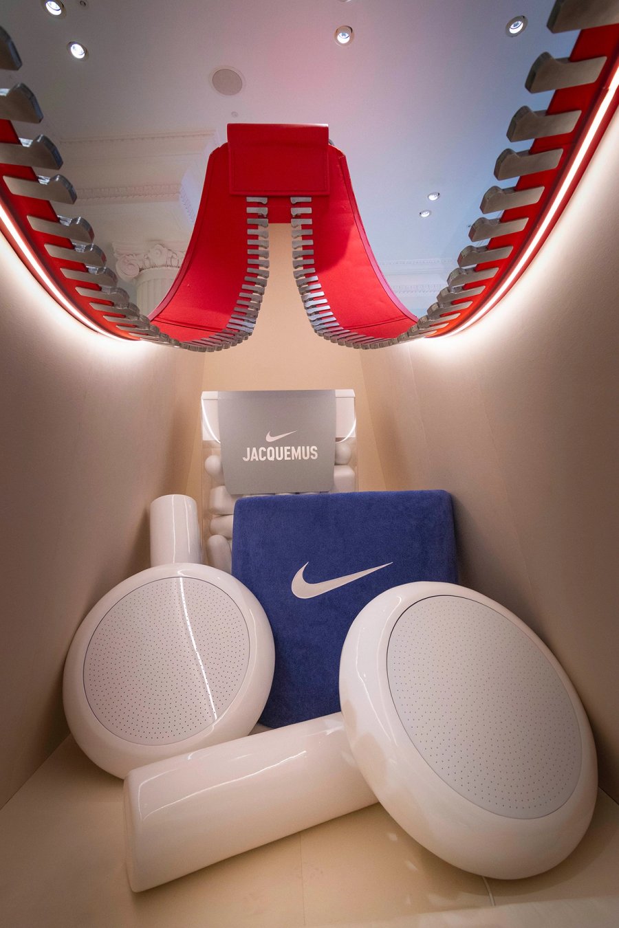 JACQUEMUS_NIKE-12