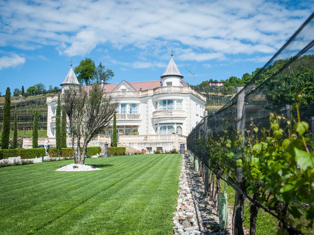 Image 0 - Castello Luigi, Az. Agr. Belvedere