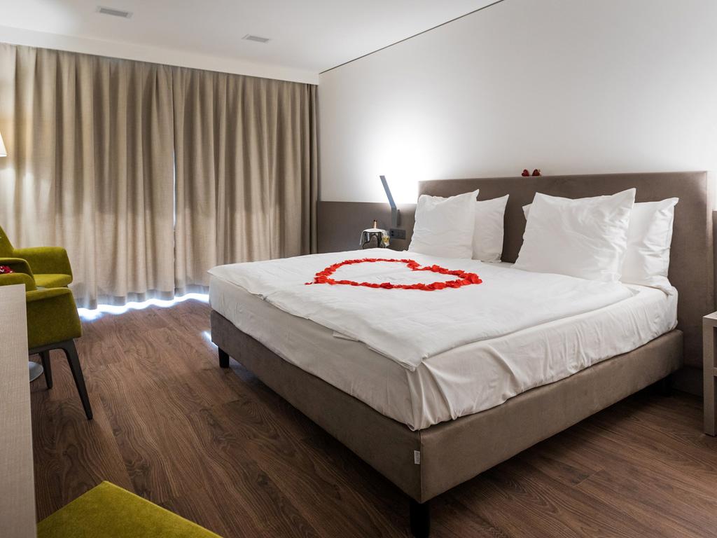 Image 9 - Hotel & Lounge Lago Maggiore