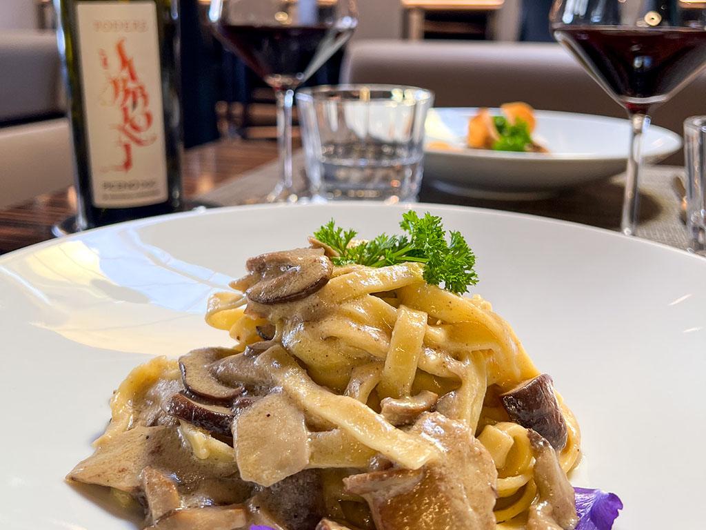 Image 3 - Delta Beach Lounge