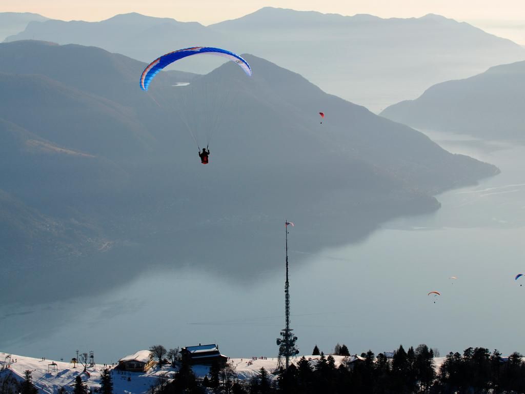 Image 2 - Paragliding