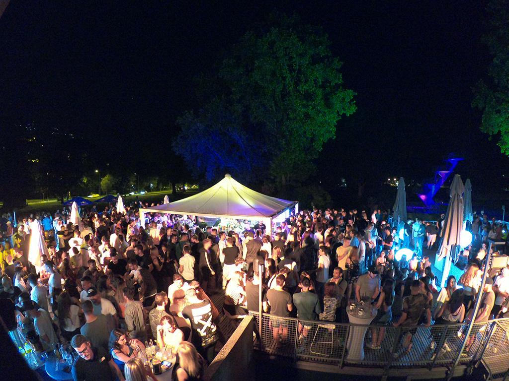 Image 0 - La Terrazza Lounge