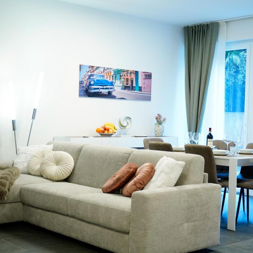 Image 0 - Elite Apartment