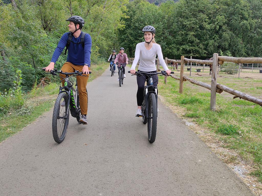 Image 1 - Tour guidato in e-bike