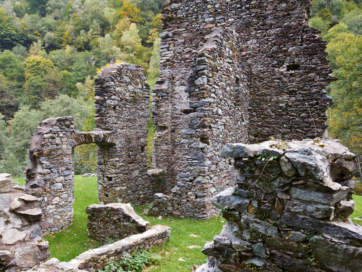 Image 0 - Marteau-pilon et Fourneau de Carena