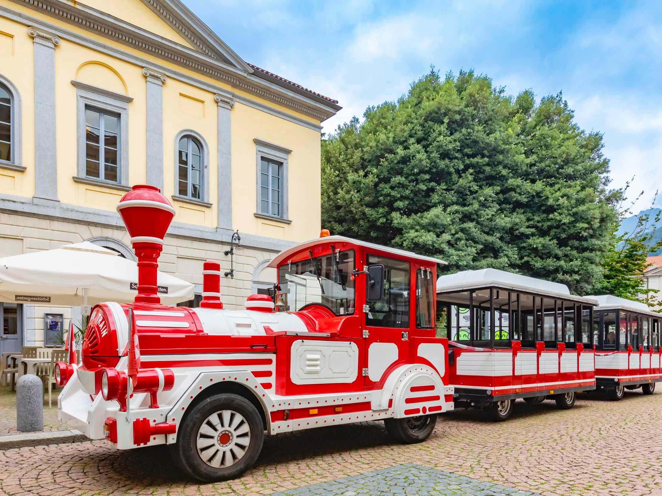 Image 4 - Artù, the small train of the Castles