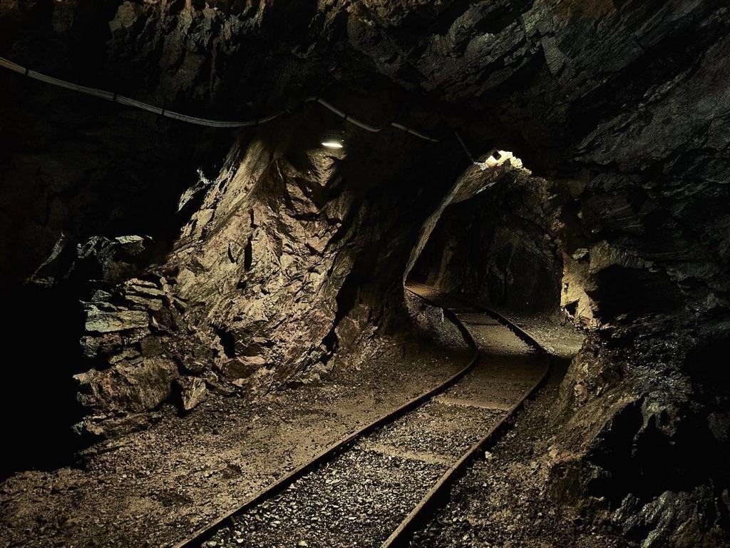 Image 12 - Sessa Goldmine