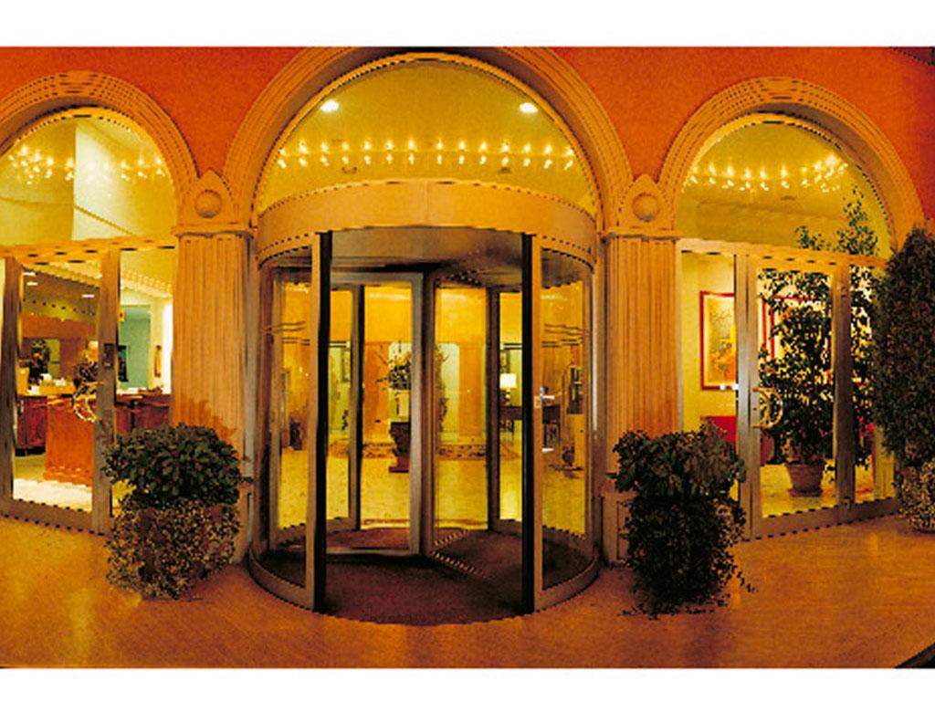 Image 1 - Hotel De La Paix