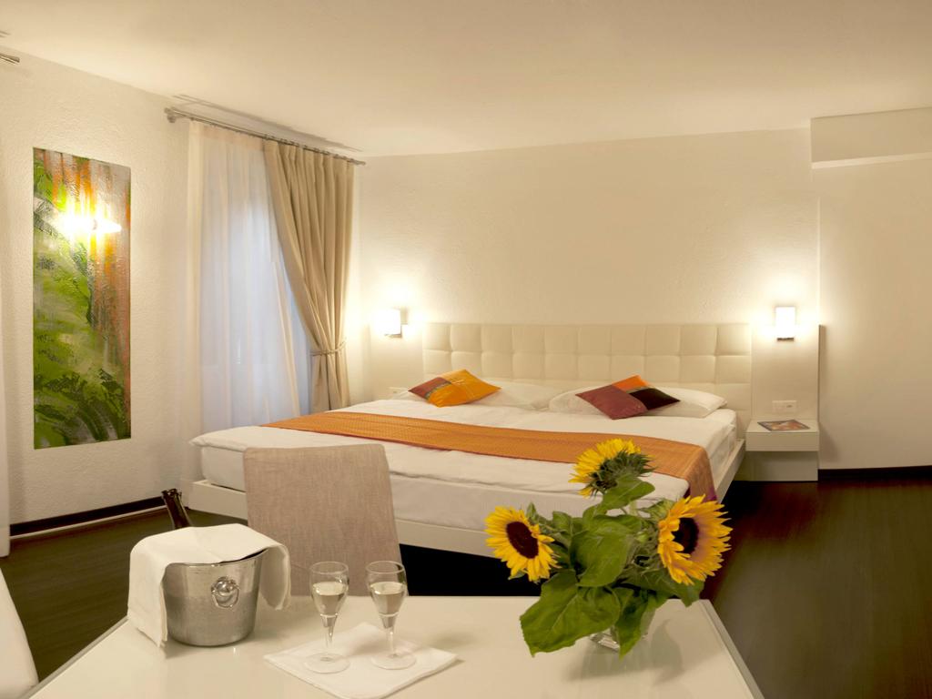 Image 7 - Hotel America