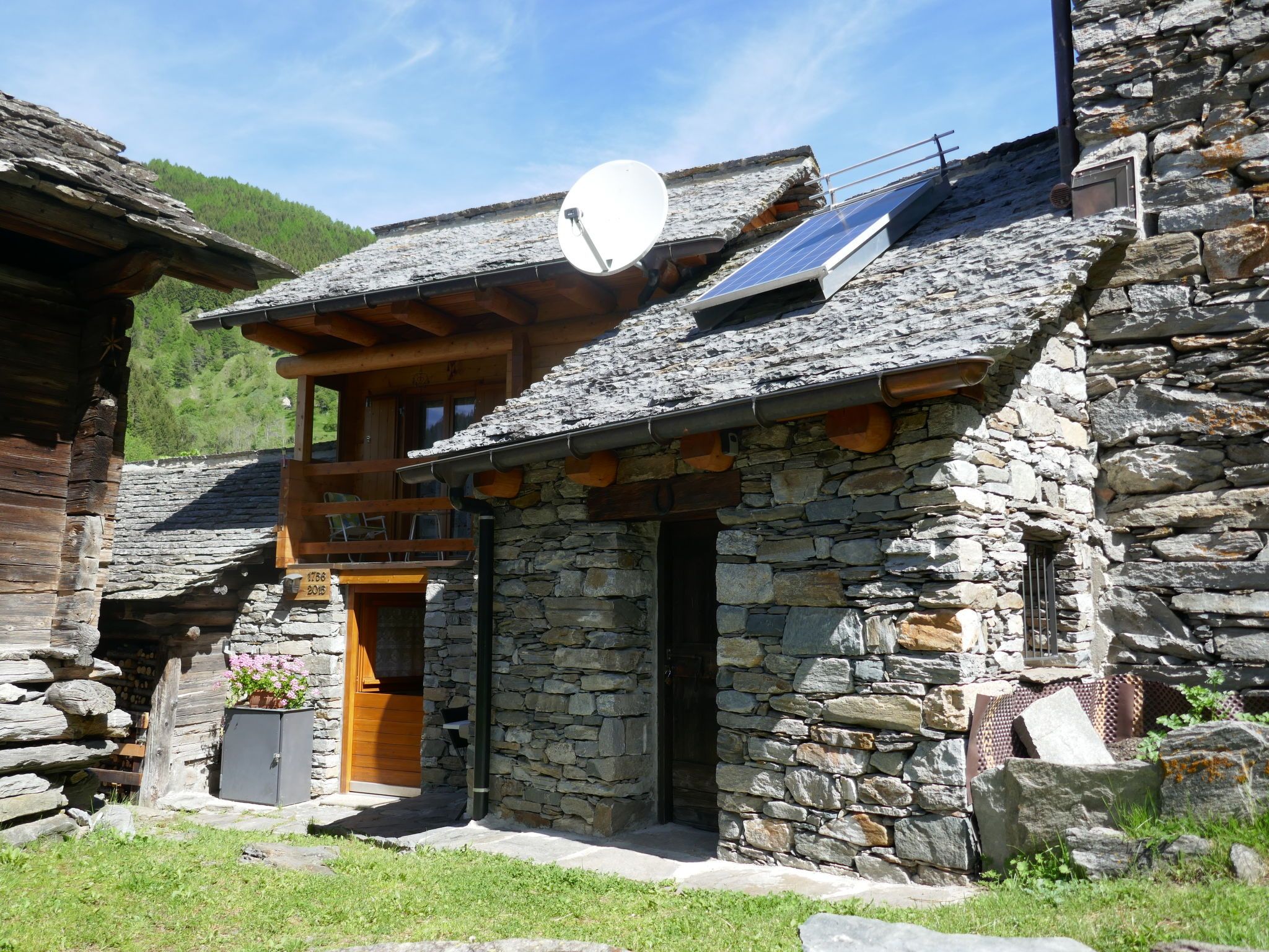 Image 0 - Rustico Nurell