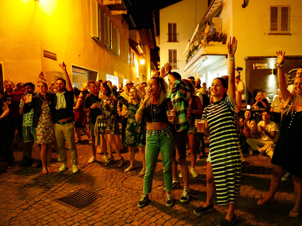Image 0 - Ascona Rock Night - Pubblico Image 0 -