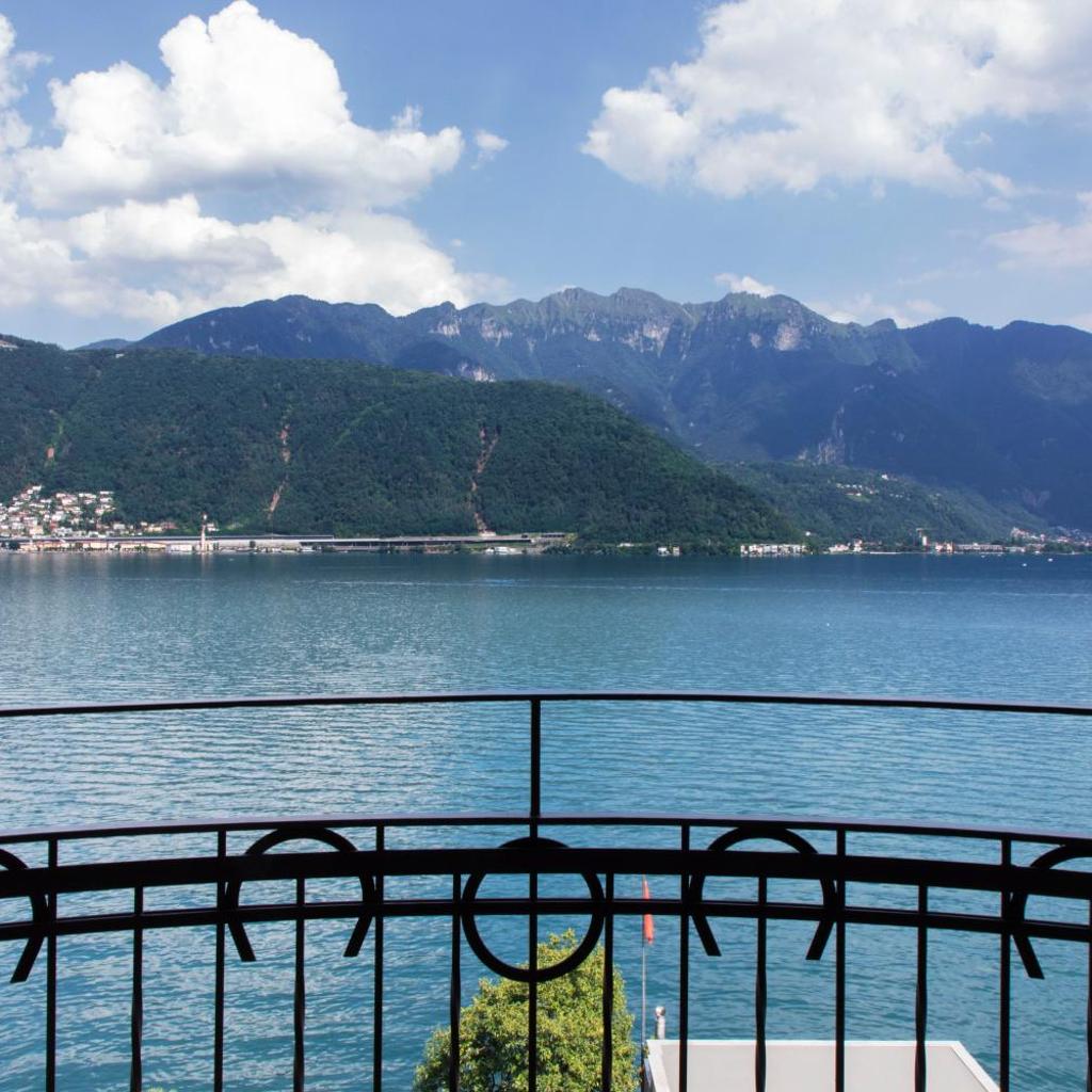 Image 0 - 76 The Lake House - Lugano
