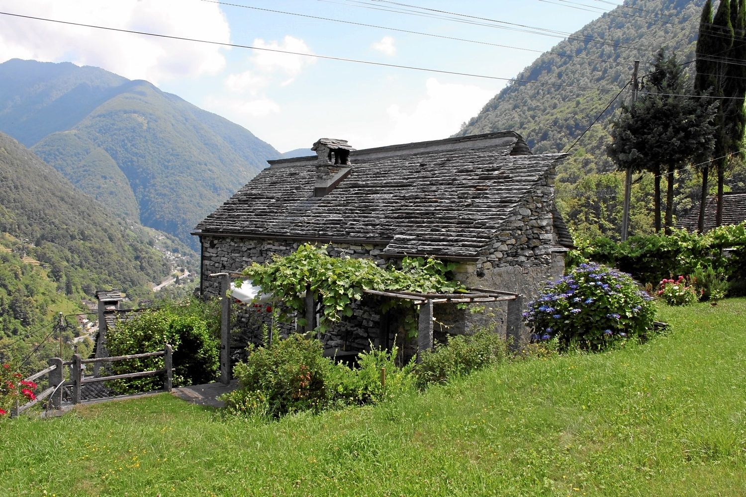 Image 0 - 4 room Rustico 'Casa Elisabetta', Corippo, Valle Verzasca