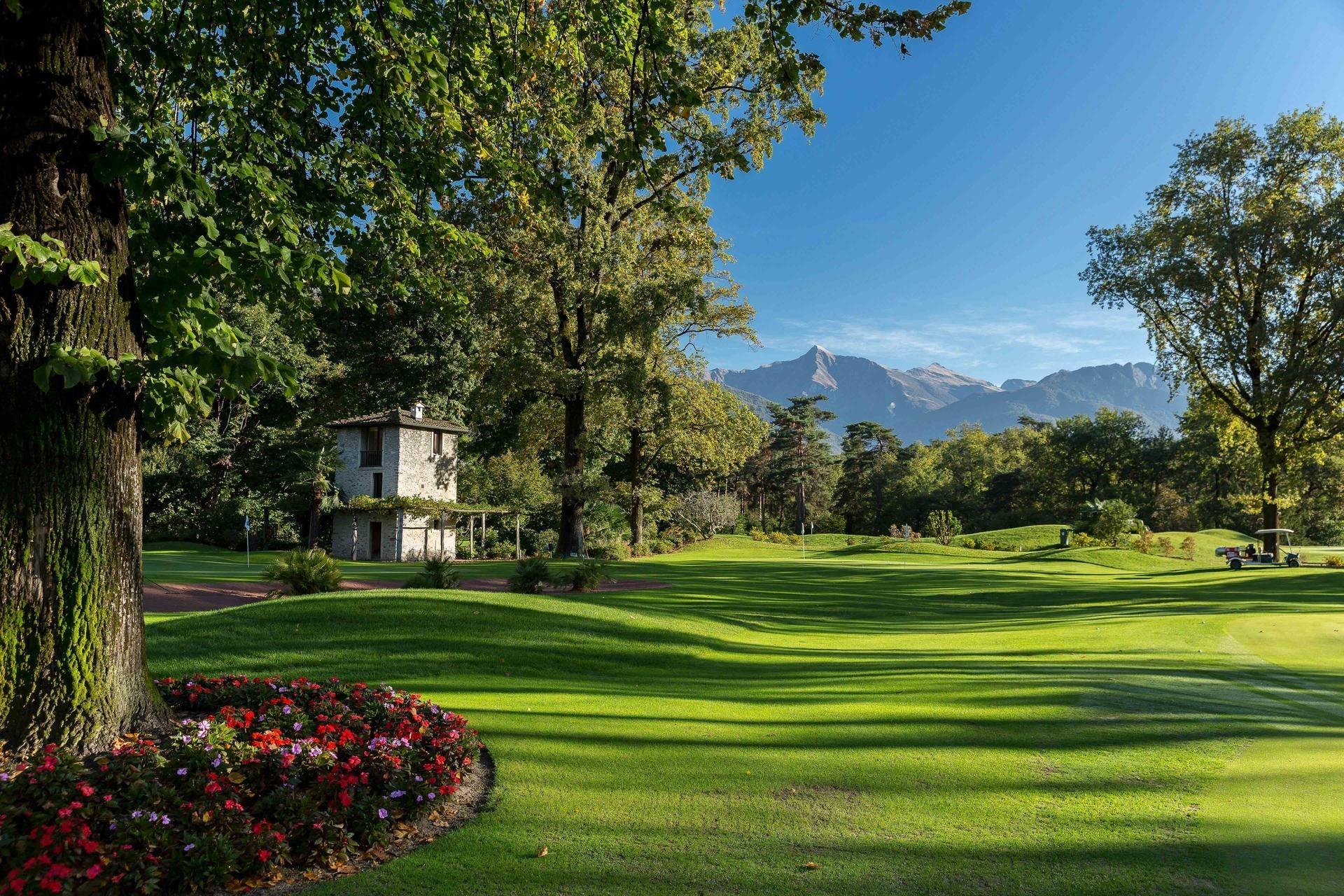 Image 2 - Team Building & Golf