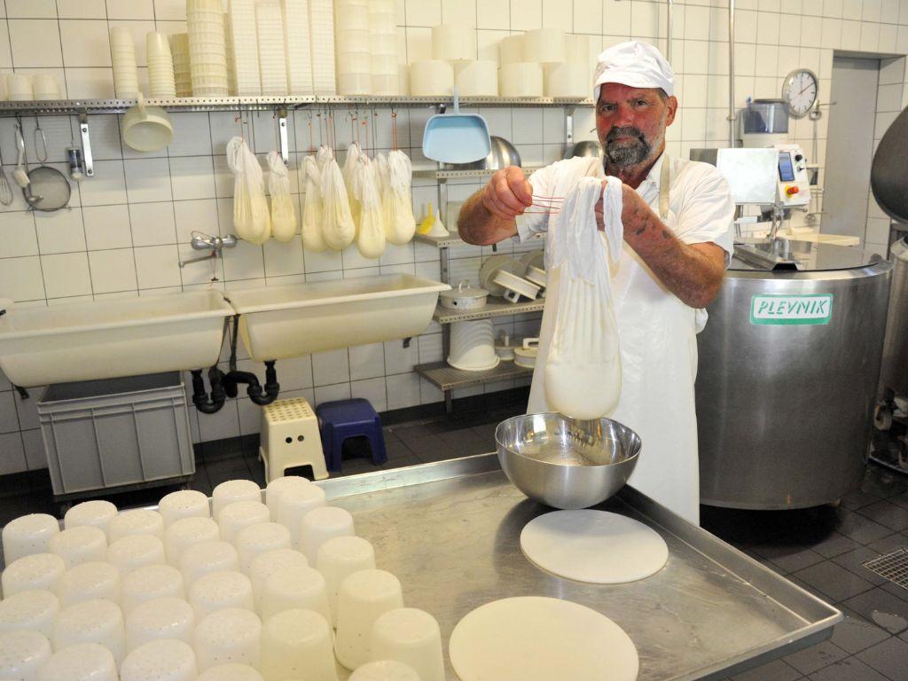 Image 5 - Caseificio biologico Töira