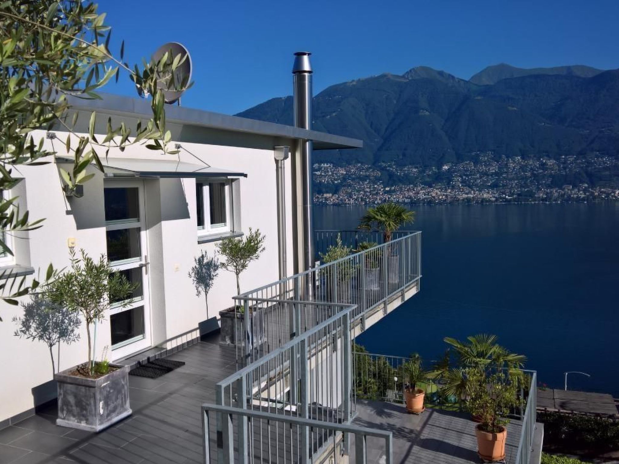 Image 0 - Wohnung an Traumlage mit Tessinerflair